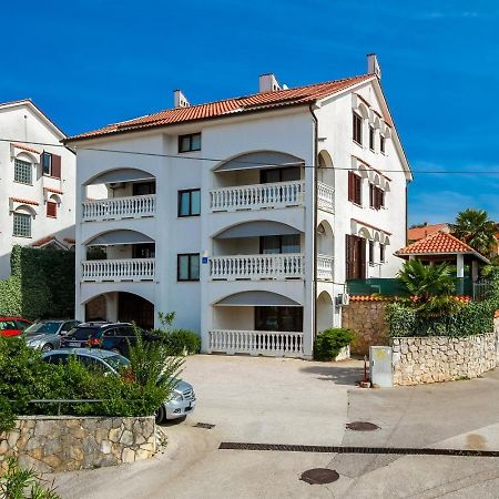 Apartments Katarina K Malinska Exterior foto