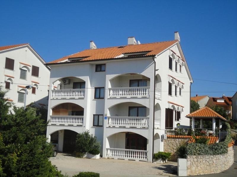 Apartments Katarina K Malinska Exterior foto